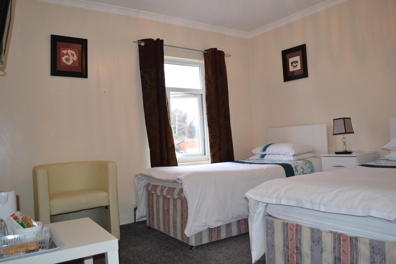 Annie'S Guest House Фарнборо Екстер'єр фото